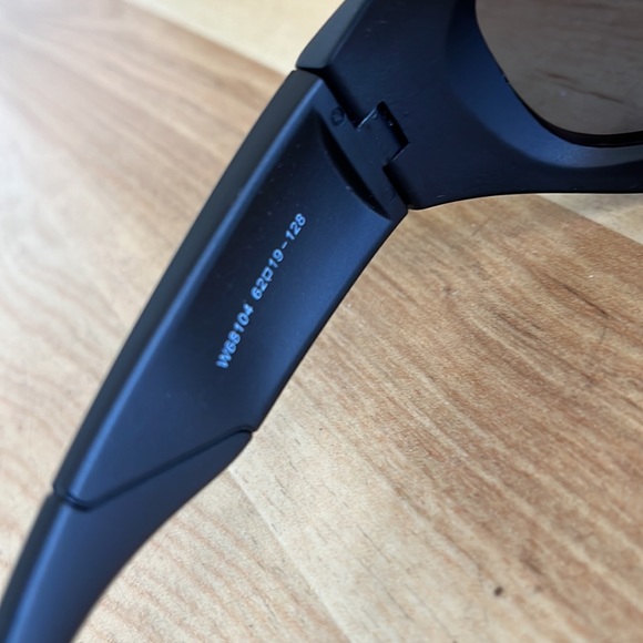 Sunglasses in the style of Kim Kardashian Mask Balenciaga Style Weap Around - Picture 4 of 5